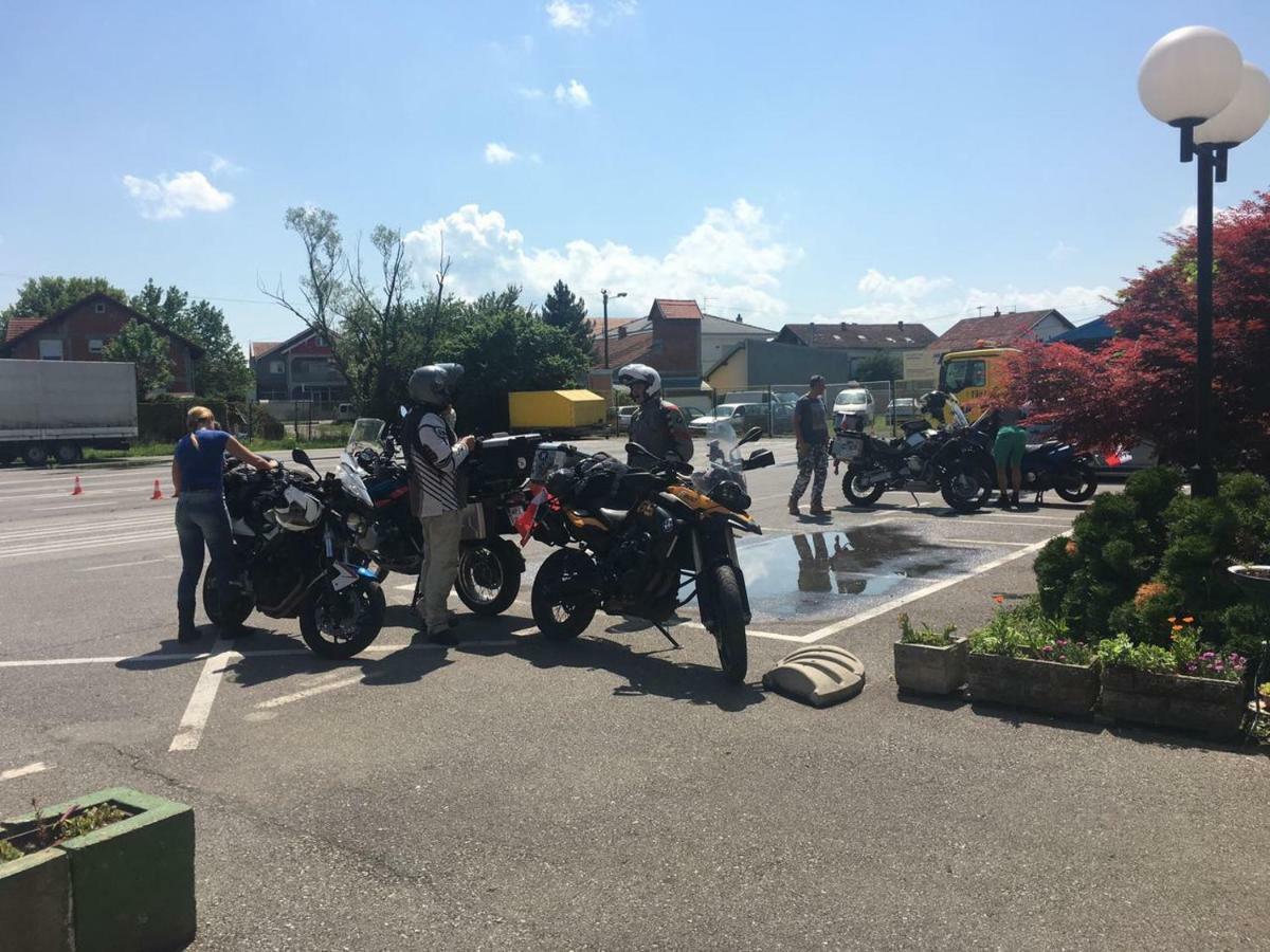 Moto Klub Brod Hotel Екстериор снимка